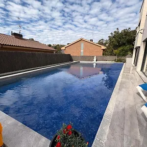 https://1-apartaments-con-piscina.catalonia-hotels.com